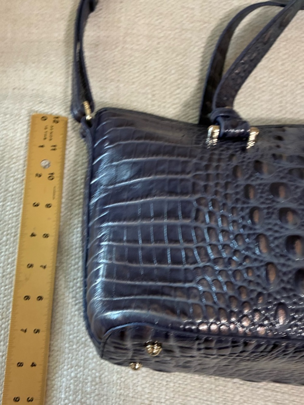 Brahmin EUC Medium Asher Leather Croc-Embossed Tote w/ Gold Hardware & Tassel - Picture 13 of 14